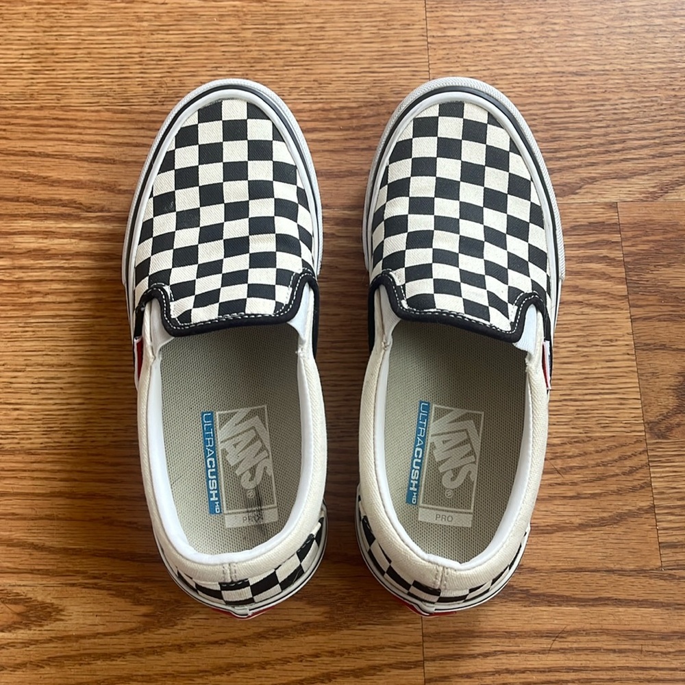 Vans classic slip on- Checkered ultracush women’s size 7.5/mens 6